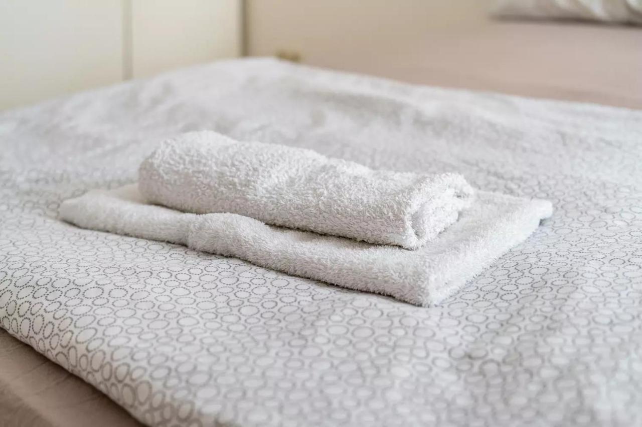 Next Home - Free Parking & Wifi - Badewanne Duisburg Luaran gambar